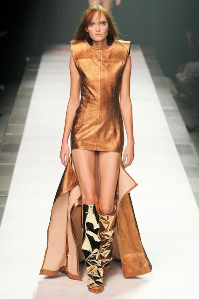 Look 37